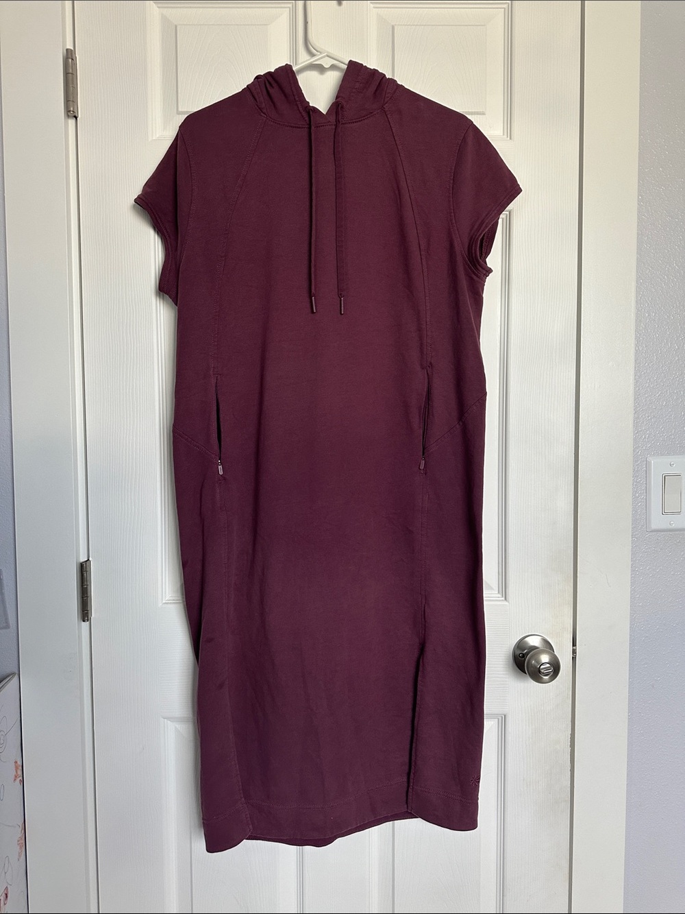 Athleta Hooded Sleeveless Midi Dress in Plum